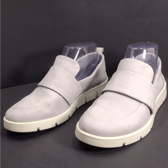 Ecco Women’s Gray Slip-On Shoes size 6 pre
Owned Exellent condition - Picture 2 of 10
